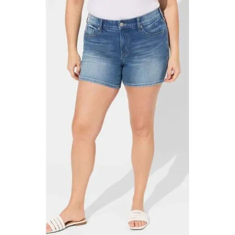 Torrid Feel The Fit High Rise Jean Shorts Women's Plus Size 20 Denim Stretch